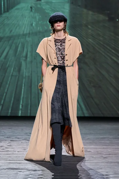 Look 22